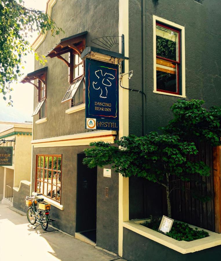 Dancing Bear Hostel *